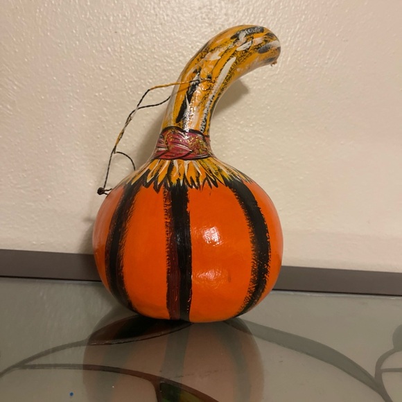 Handpainted Halloween GOURD Jack o
Lantern Scarecrow Pumpkin Signed - Picture 2 of 11